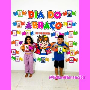 PAINEL DIA DO ABRAÇO
