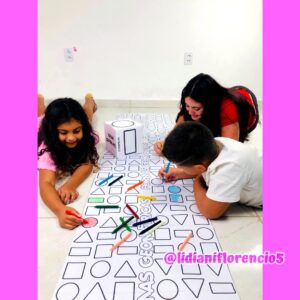 TAPETE DE PINTURA FORMAS GEOMÉTRICAS