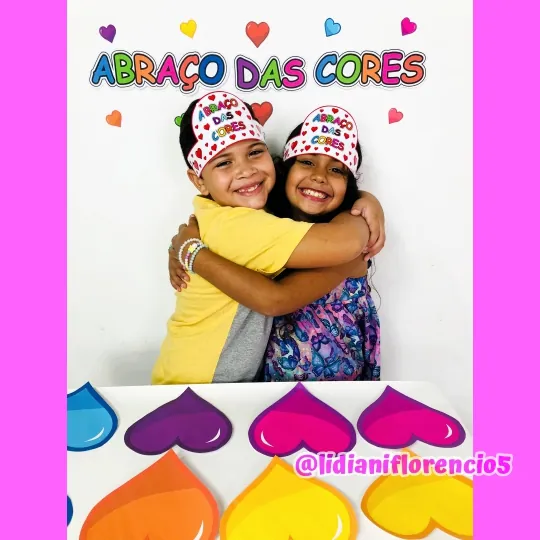 ABRAÇO DAS CORES